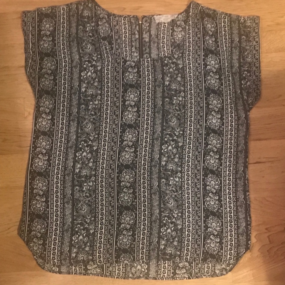 Short sleeve blouse